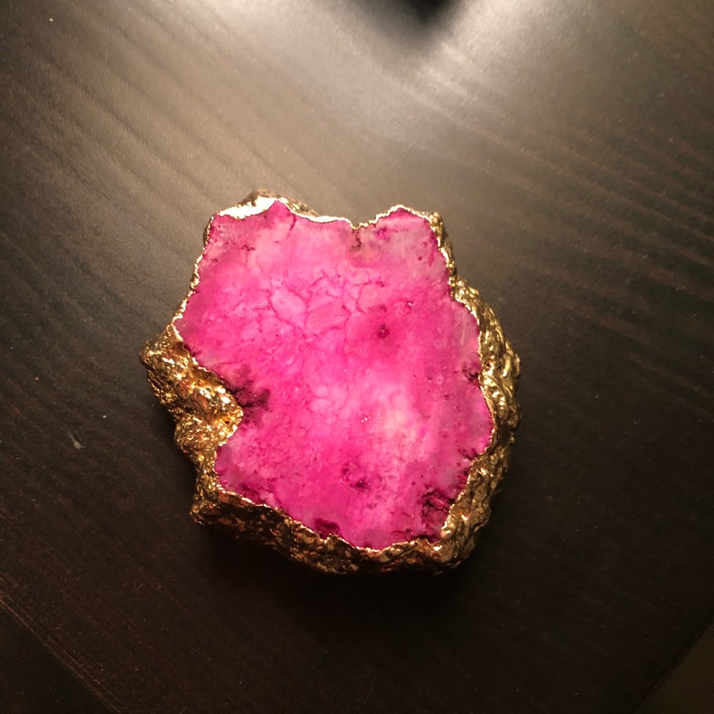Pink and gold quartz pop socket